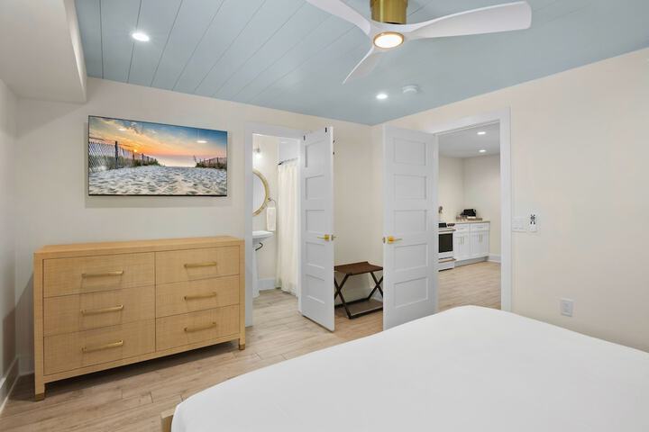 Room 36 of 230