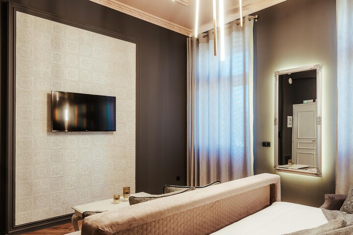 Room 33 of 89