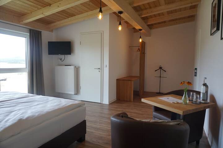 Room 8 of 43