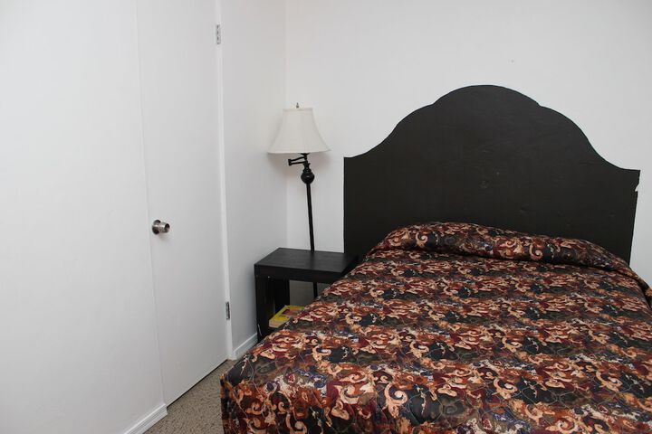 Room 4 of 38
