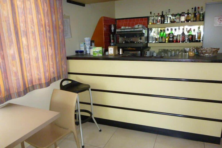 Lounge 22 of 25