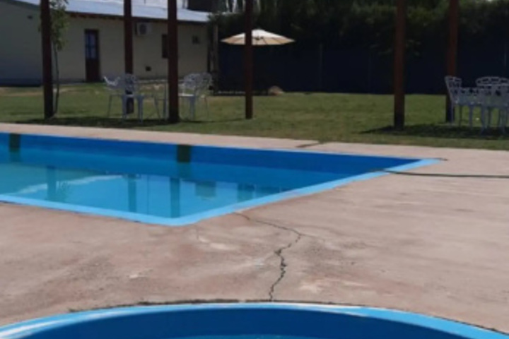 Pool 6 of 9