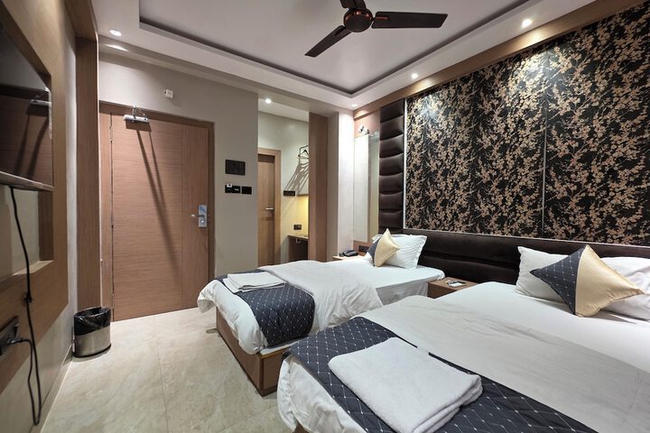 Room 5 of 61