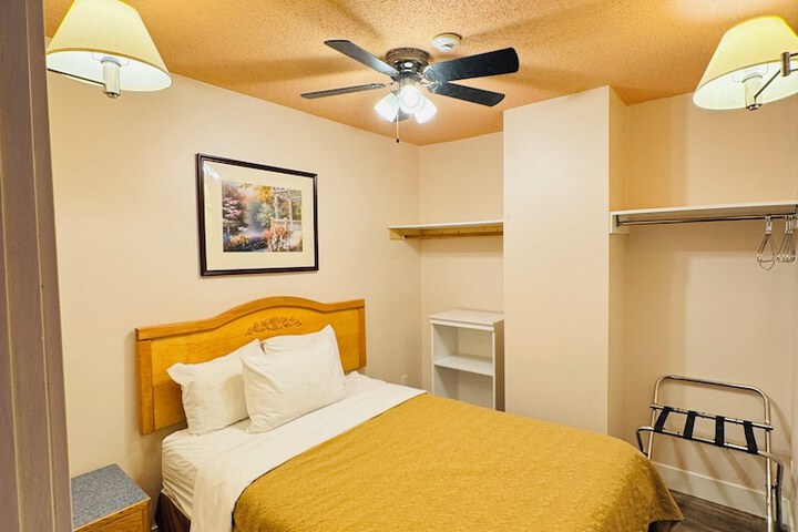 Room 18 of 49