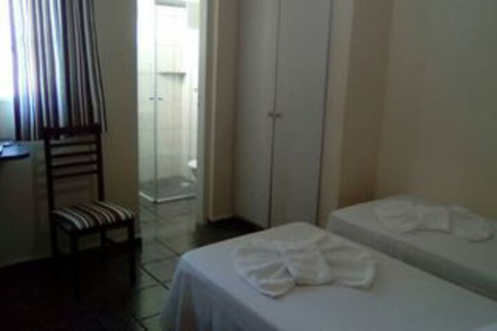 Room 19 of 34