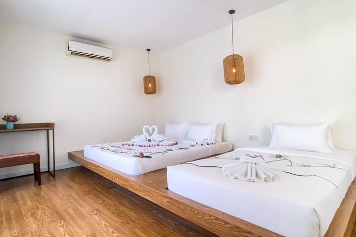Room 3 of 34