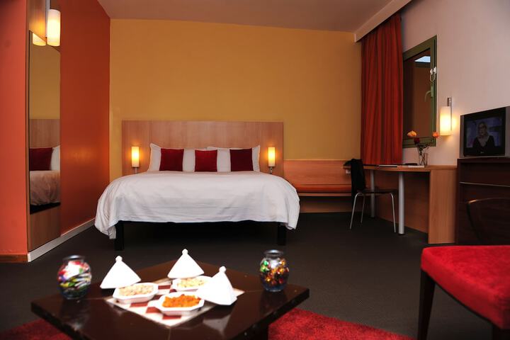 Room 6 of 111