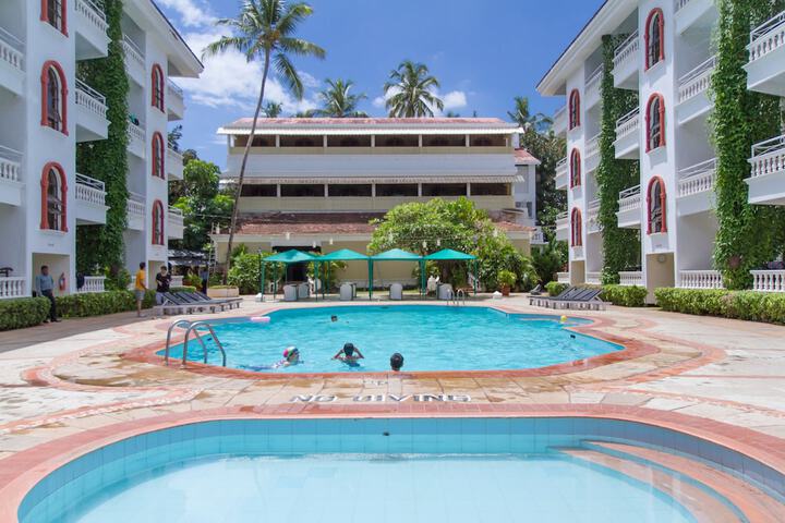 Pool Hotel
