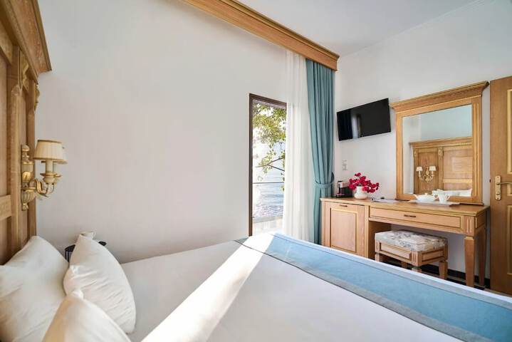 Room 42 of 107