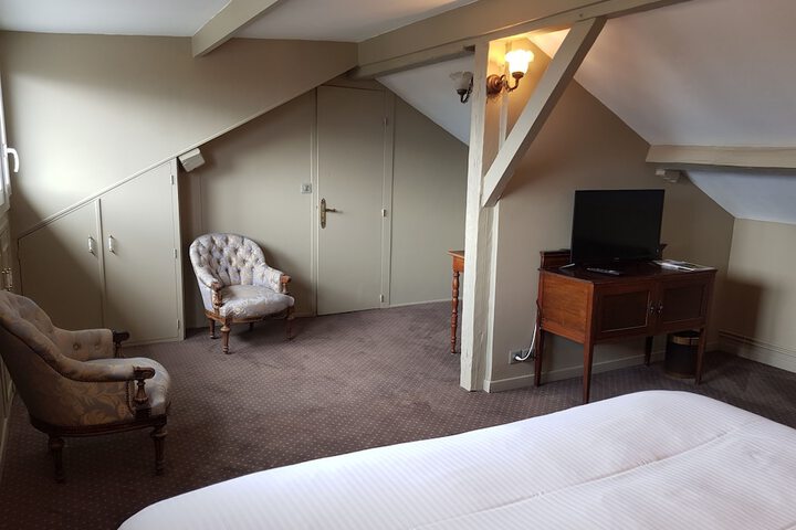 Room 17 of 89