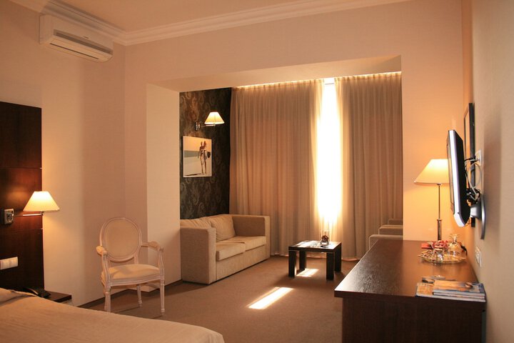 Room 16 of 53