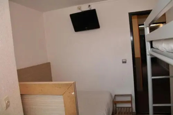 Room 2 of 3