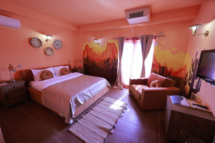 Room 10 of 37