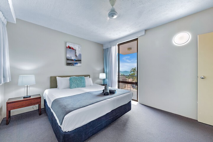 Room 2 of 52