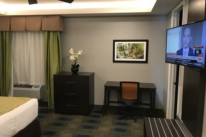Room 28 of 43