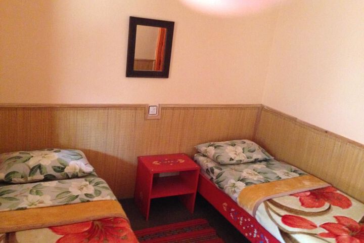 Room 12 of 17