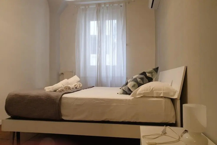 Room 2 of 17
