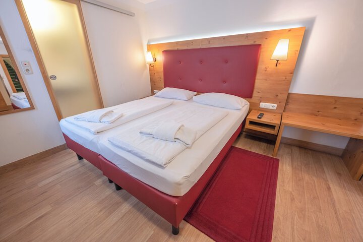 Room 13 of 47