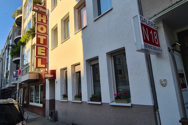 Hotel 43 of 44