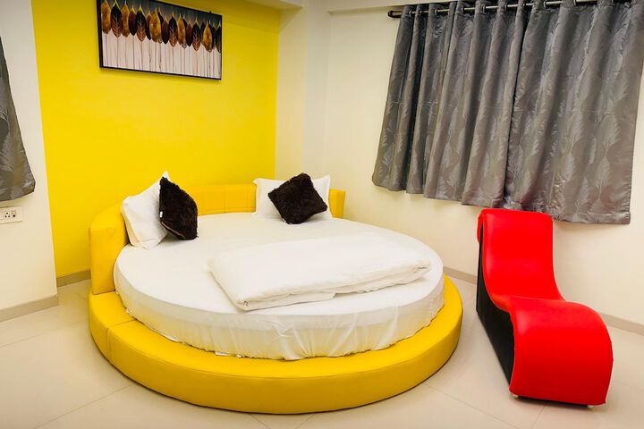 Room 8 of 27