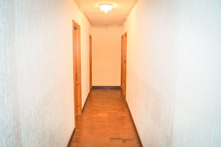 Room 11 of 94
