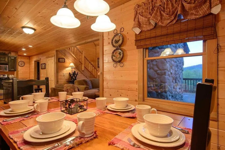 Dining 14 of 14