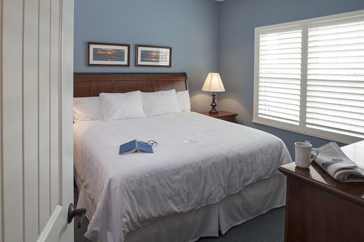 Room 2 of 37