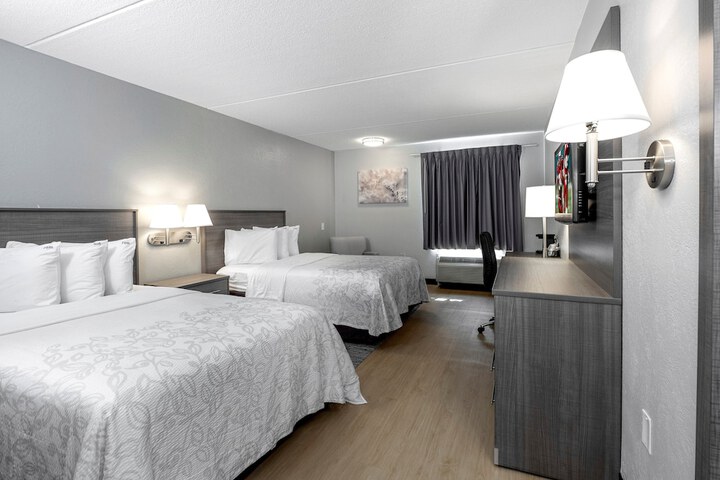 2 Double Beds Accessible (1 of 15)