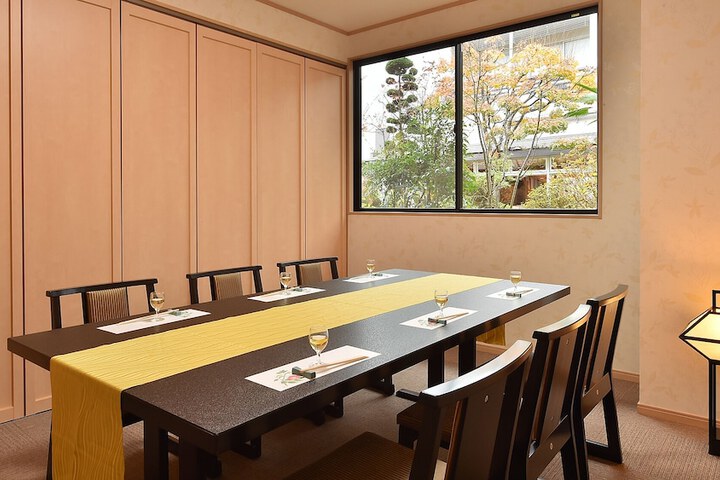 Dining Photos