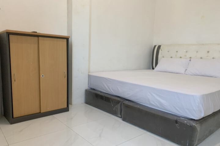 Room 14 of 23