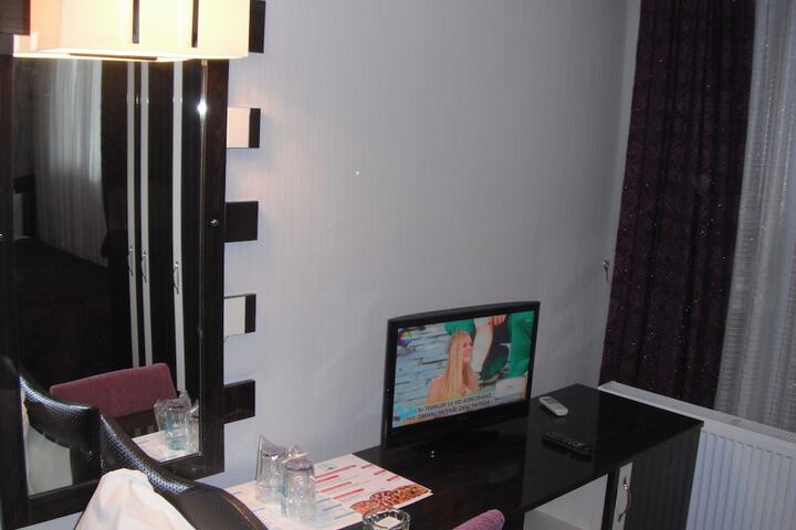 Room 43 of 90