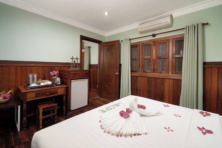 Room 44 of 84