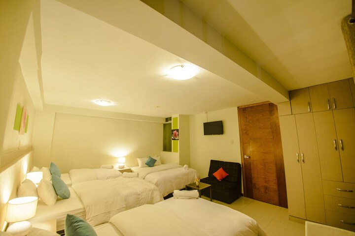 Room 12 of 68