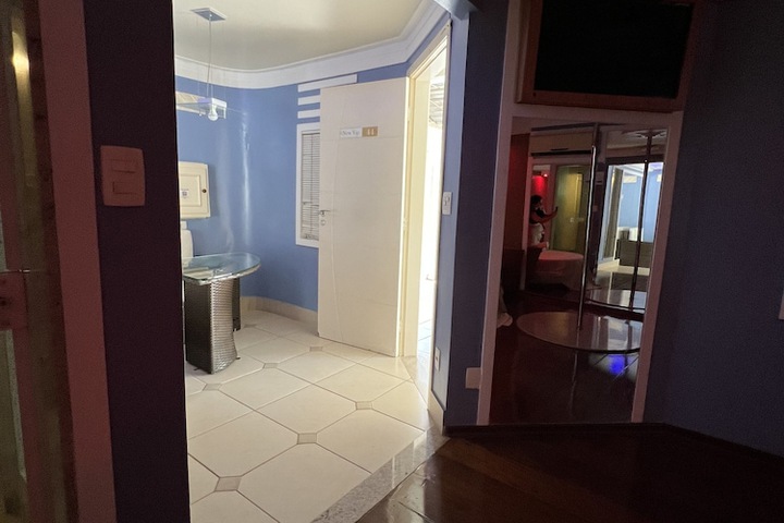 Room 57 of 118