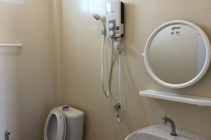Room 5 of 7