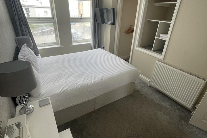 Room 29 of 193