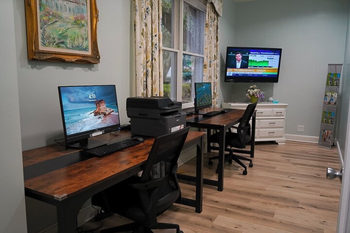 Business Center 40 of 58