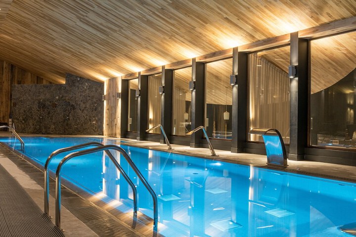 Pool 40 of 187