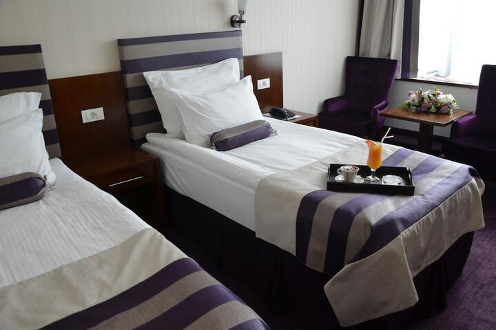 Room 15 of 26