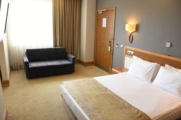 Room 6 of 55