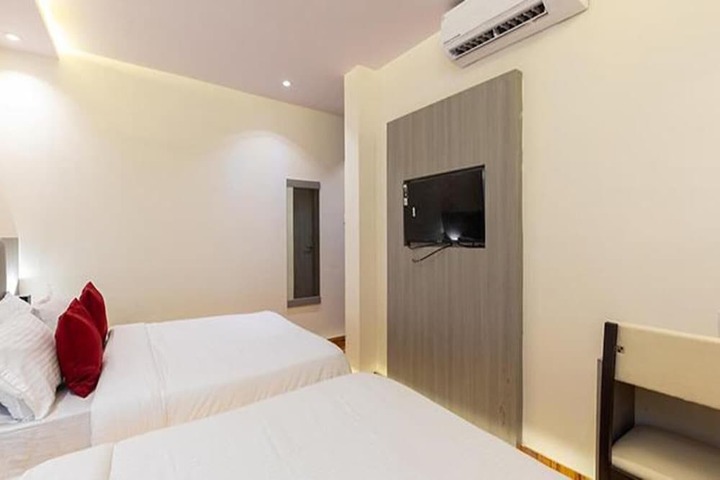 Room 13 of 24