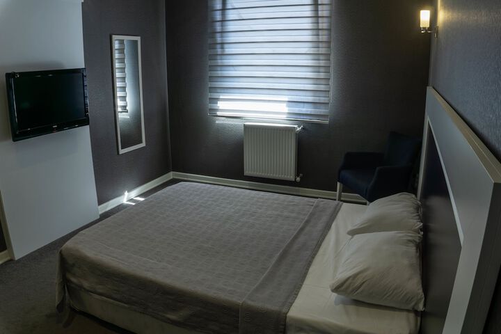 Room 9 of 43