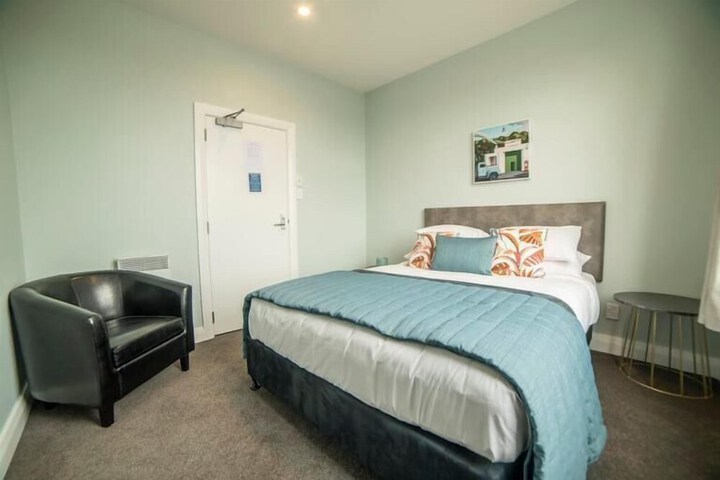 Room 8 of 43