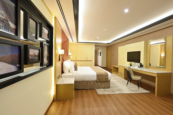 Room 7 of 39