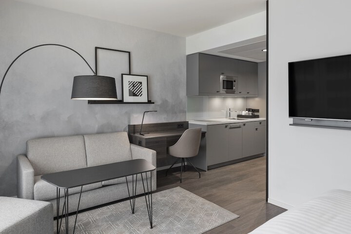 Room 4 of 39