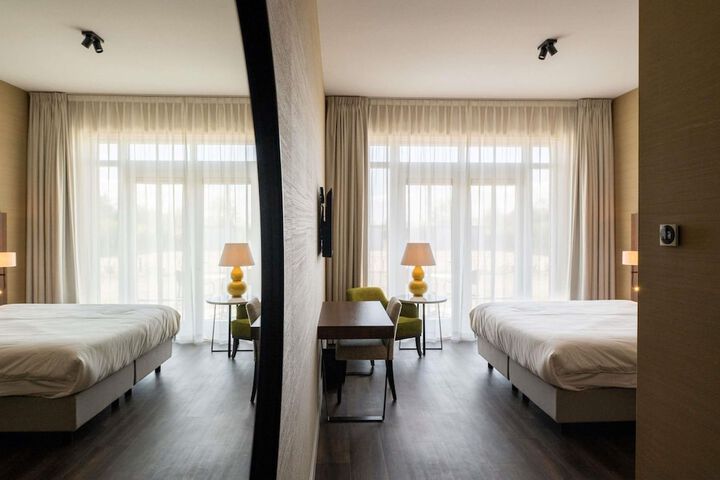 Room 10 of 42