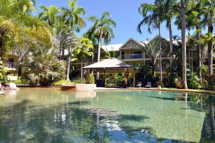Pool 6 of 10