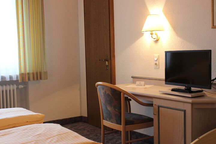 Room 8 of 41