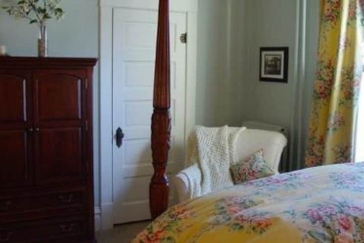 Hotel Suite Photo