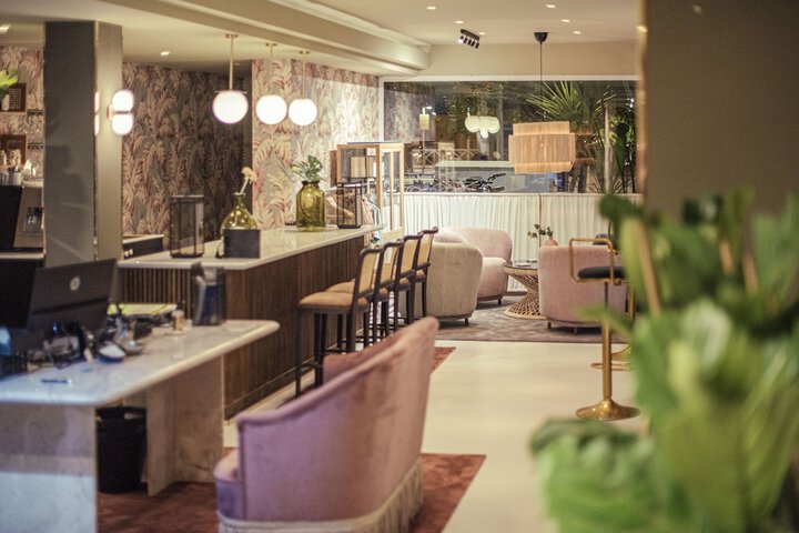 Guest Lobby